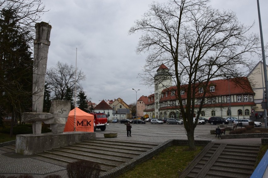 W tym punkcie w ciągu jednej godziny strażacy rozdali prawie...