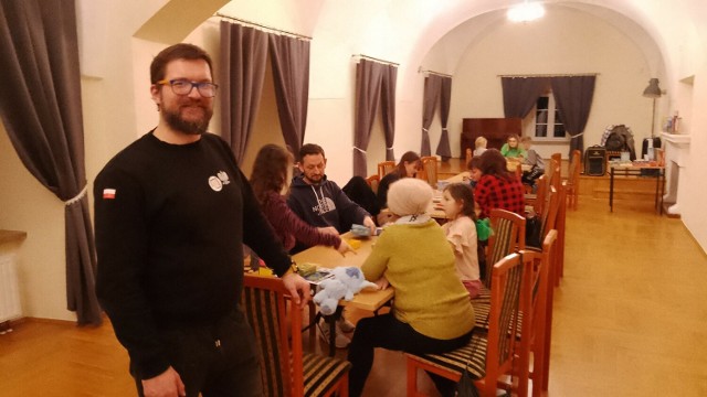 Marcin Biały i jego klub "Pięć aSÓW" w ferie zaproponował mieszkańcom Pińczowa ciekawe zajęcia z grami planszowymi.