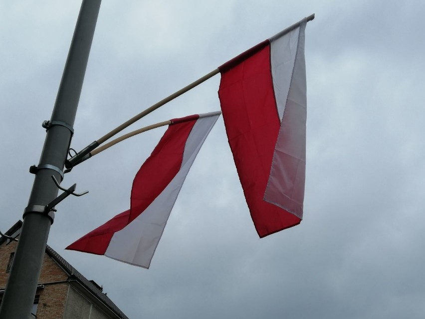 Goleniów biało - czerwony. Obchodzimy Dzień Flagi Rzeczypospolitej Polskiej ZDJĘCIA