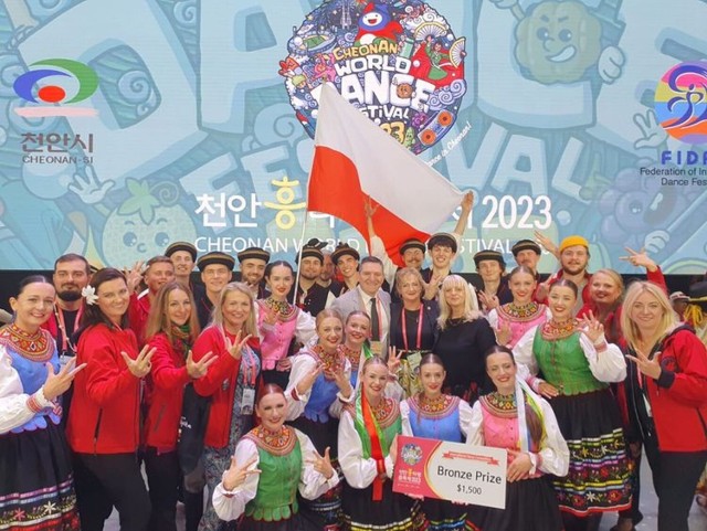 Zespół Pieśni i Tańca Ziemia Bydgoska znalazł się na podium międzynarodowego festiwalu w Korei Południowej