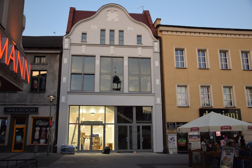 W kamienicy dawnego Merkurego w Rybniku na rynku otwierają nowy sklep