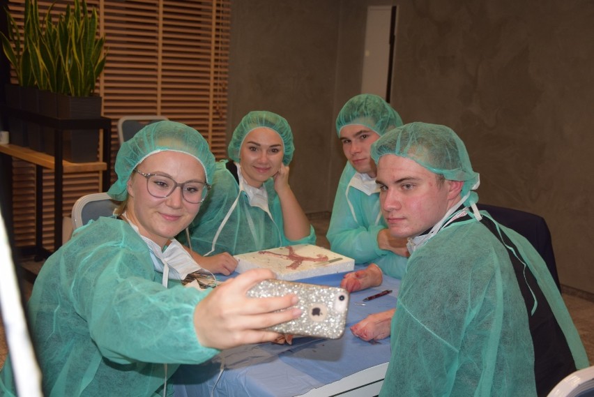 III Mistrzostwa W Szyciu Chirurgicznym Studentów Medycyny -...