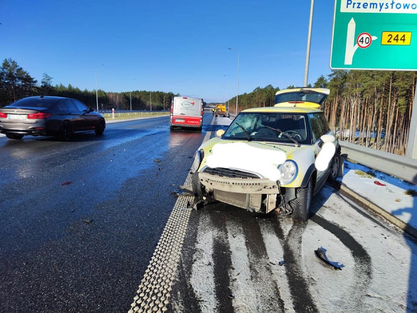 W rejonie wiaduktu na S5 w Maksymilianowie pod Bydgoszczą w...