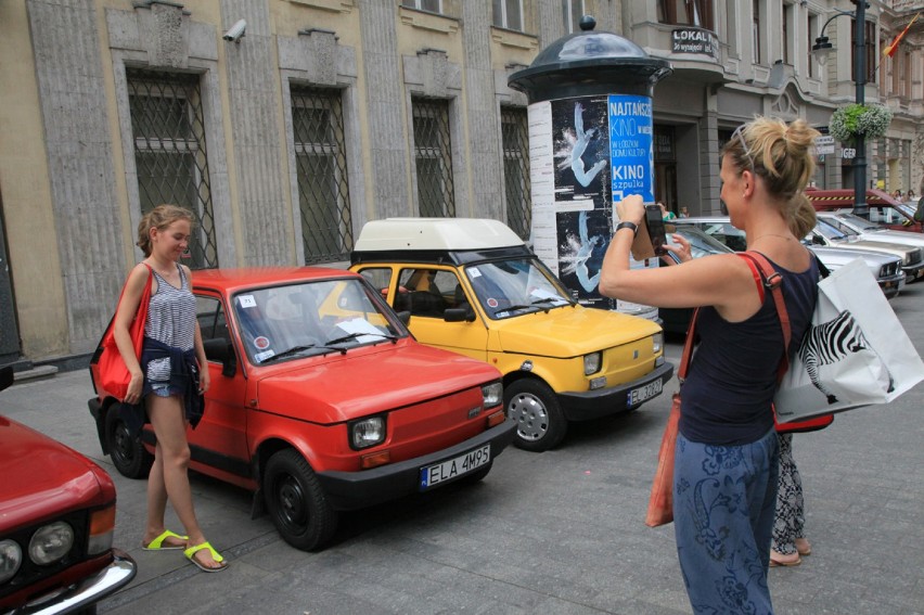 Classic Cars, wystawa samochodów na ul. Piotrkowskiej z...