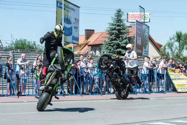 Minęły Dni Rawy Mazowieckiej 2019. W niedzielę, 9 czerwca, mieszkańcy miasta mieli okazję obejrzeć jedną z największych atrakcji święta miasta – pokazy akrobatyki motocyklowej w wykonaniu najlepszych stunterów.