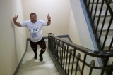 Bieg im. Stanisława Tyma 2022. Wbiegli schodami na 30. piętro Pałacu Kultury i Nauki [ZDJĘCIA]