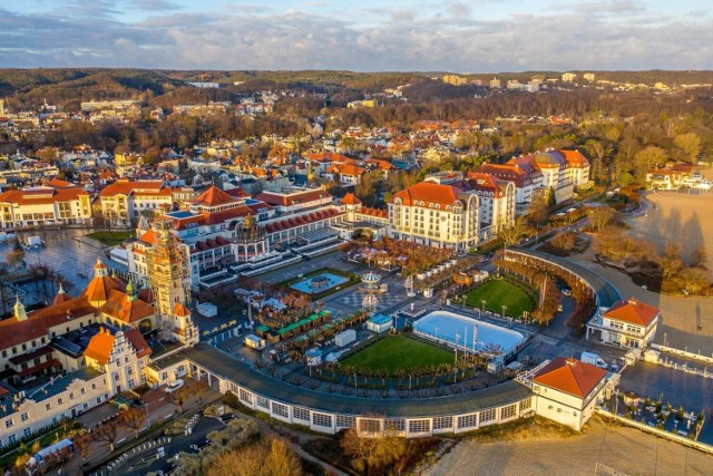 Sopocka Organizacja Turystyczna przedstawiła badania za 2022 rok na temat spotkań biznesowych organizowanych na terenie miasta. Zobacz, czy Sopot jest najlepszym miejscem na spotkania biznesowe