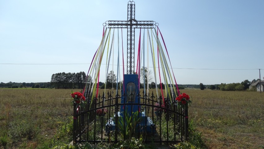 Skępe. Przydrożne kapliczki i krzyże skrywają ciekawe historie. Odkrywa je Bożena Ciesielska