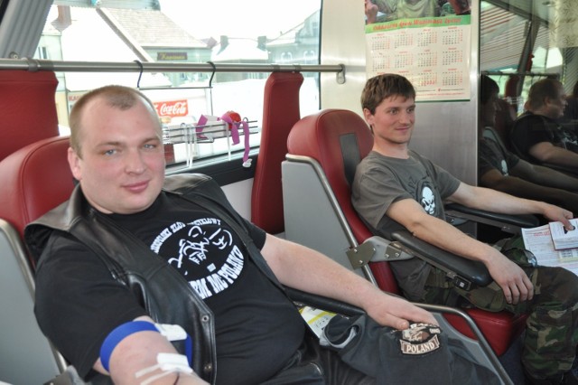 Arkadiusz Zabielski i Arkadiusz Brawner również zdecydowali się podzielić swoją krwią z potrzebującymi.