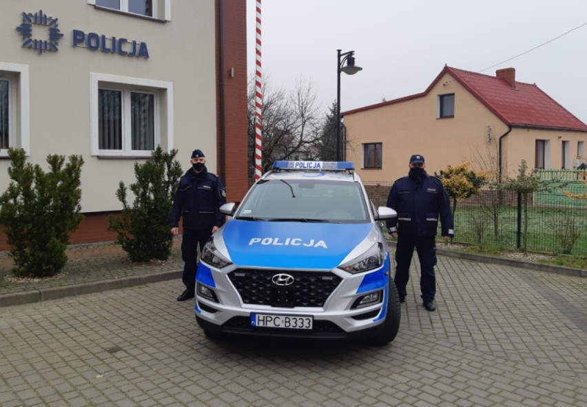Nowy radiowóz dla policjantów z Bukowca. Będzie jeździć na patrole także do gminy Świekatowo