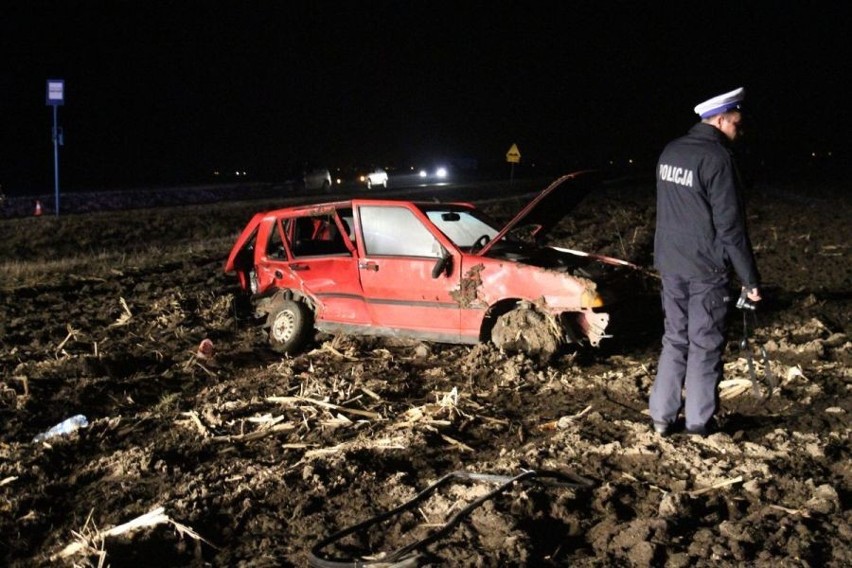 Kierująca, około czterdziestoletnia kobieta, która...