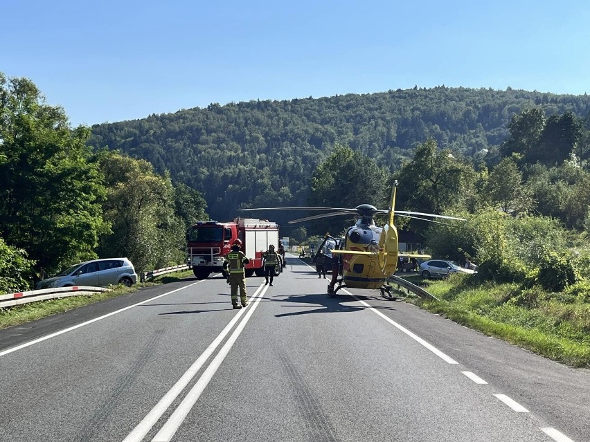 DK 75 w Witowicach Dolnych zablokowana. W wypadku dwóch samochodów poszkodowane zostały trzy osoby. Po jedną przyleciał LPR