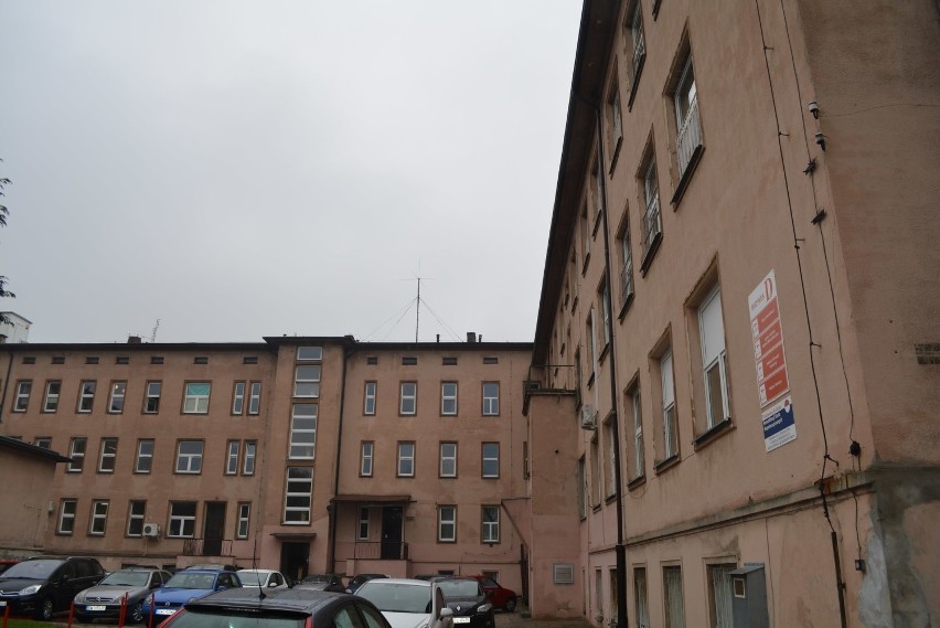 Koronawirus w wieluńskim szpitalu. Pięciu członków personelu zakażonych
