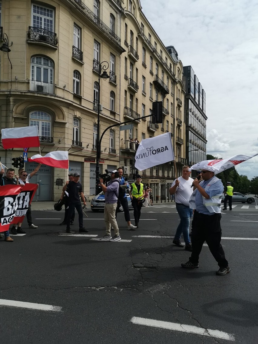 Rolnicy z powiatu grodziskiego na proteście w Warszawie