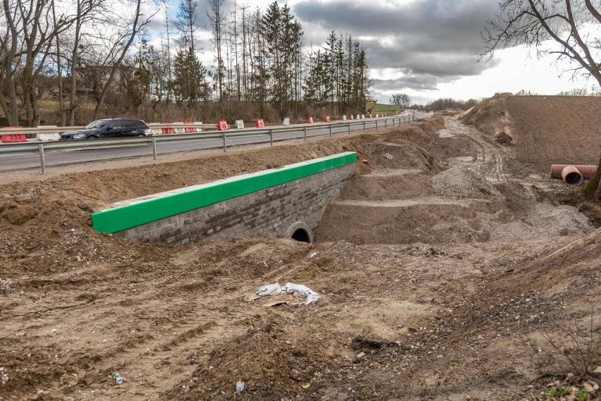 Na półmetku jest przebudowa drogi wojewódzkiej nr 548 w...