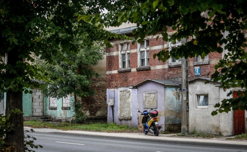 Gdańsk Orunia. Budynki mieszkalne - pustostany, które miasto...