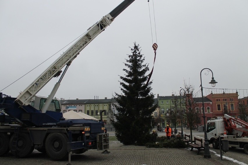 Świąteczne drzewko stanęło na placu Jana Pawła II w...