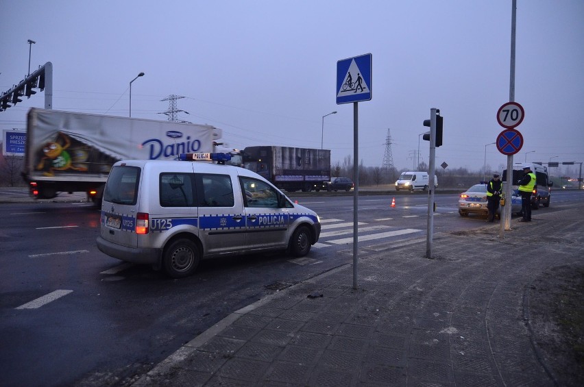 Pościg na ulicach Poznania. Wypadek policyjnego radiowozu