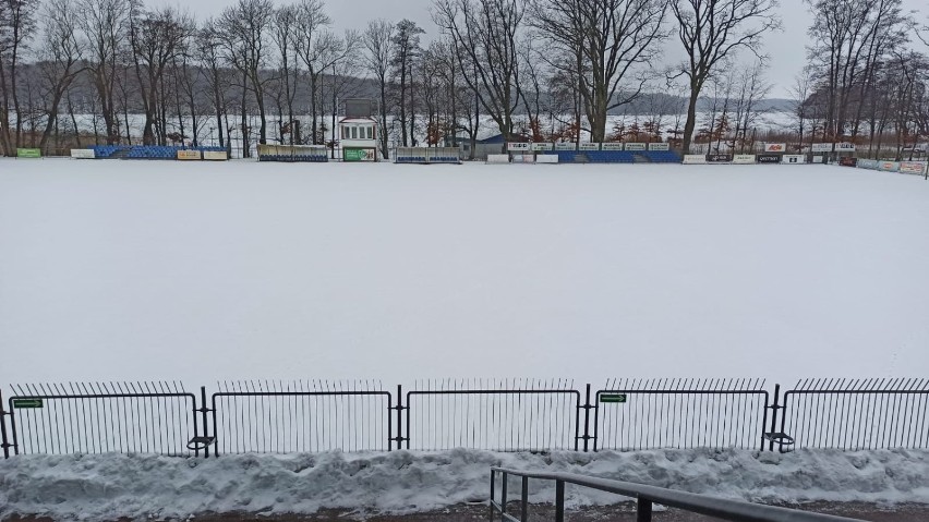 Tak w piątek (19 lutego) wygląda murawa stadionu w...