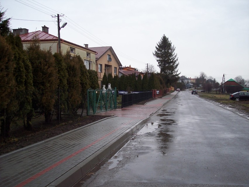 W Dobkowicach w gm. Chłopice w powiecie jarosławskim zakończyła się budowa chodnika i został on oddany do użytku [ZDJĘCIA]