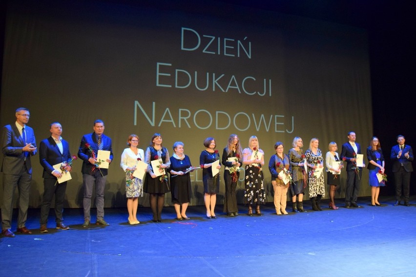 Obchody Dnia Edukacji Narodowej w Kielcach. Zasłużeni nauczyciele z Kielc otrzymali medale i nagrody (LISTA, ZDJĘCIA, WIDEO)