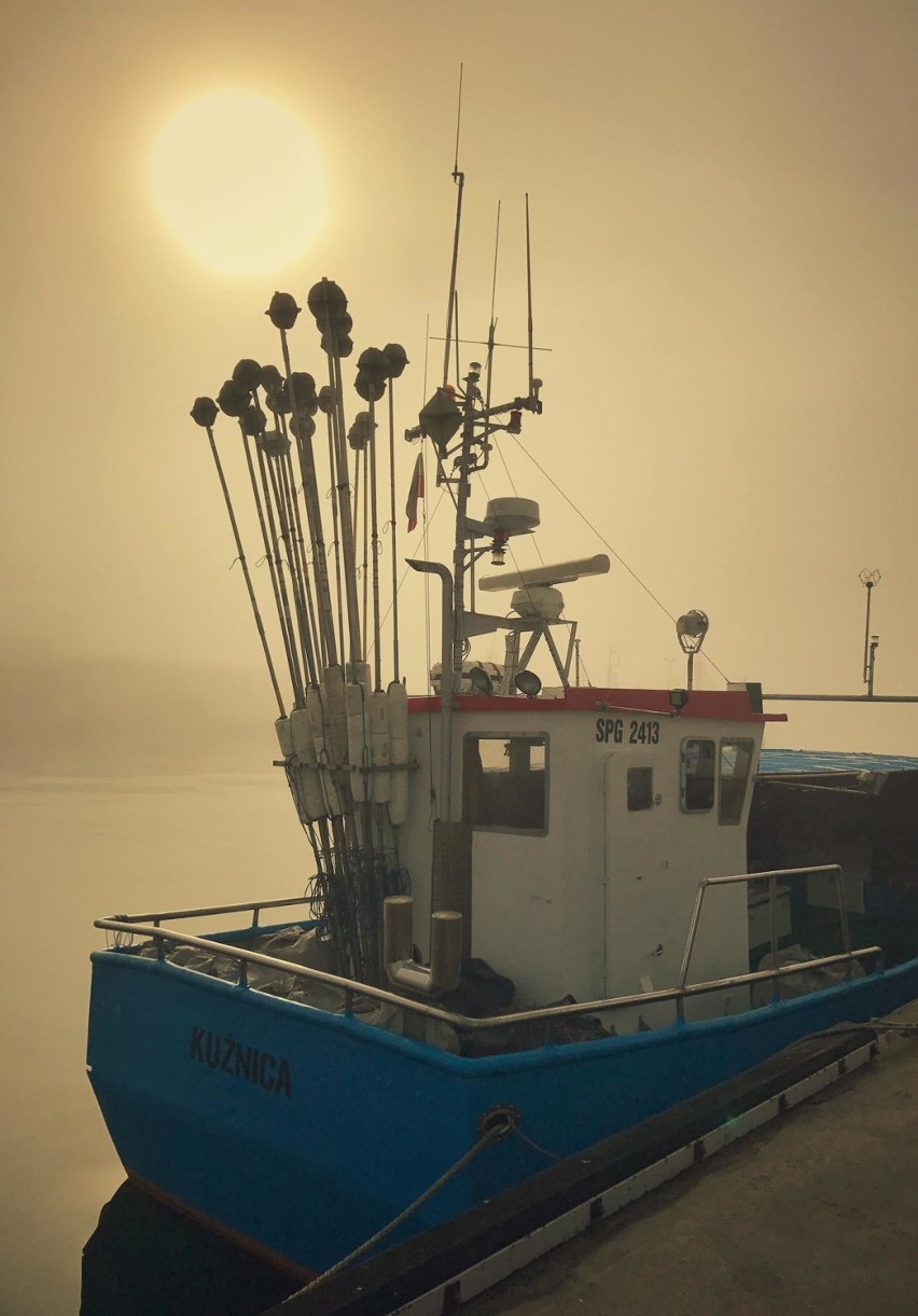 Foto powiat pucki: sobotni poranek we mgle - port w Helu