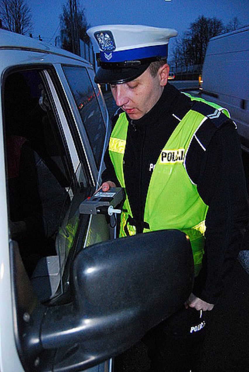 Policjanci zatrzymali 23 pijanych kierowców