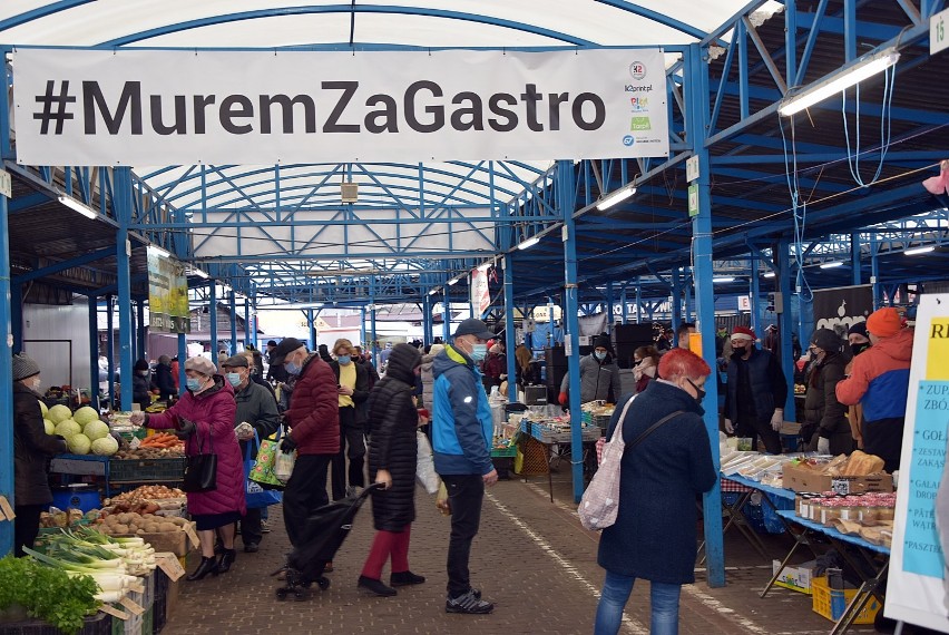 Akcja #MuremZaGastro na targowisku w Pile cieszy się wciąż powodzeniem. Obejrzyjcie zdjęcia 