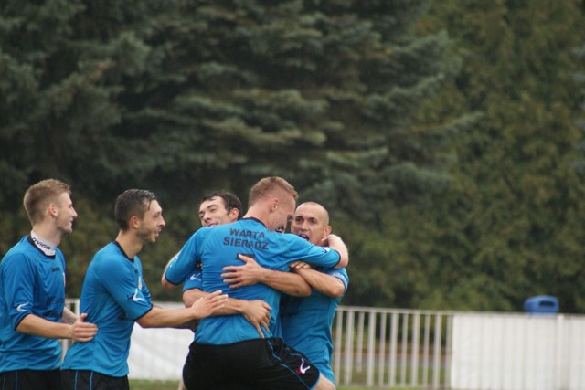 Warta Sieradz - Pogoń Grodzisk 3:2