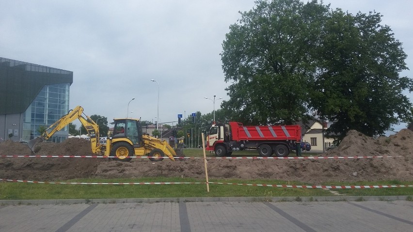 Ruszyły prace związane z rozbudową miejskiego parkingu