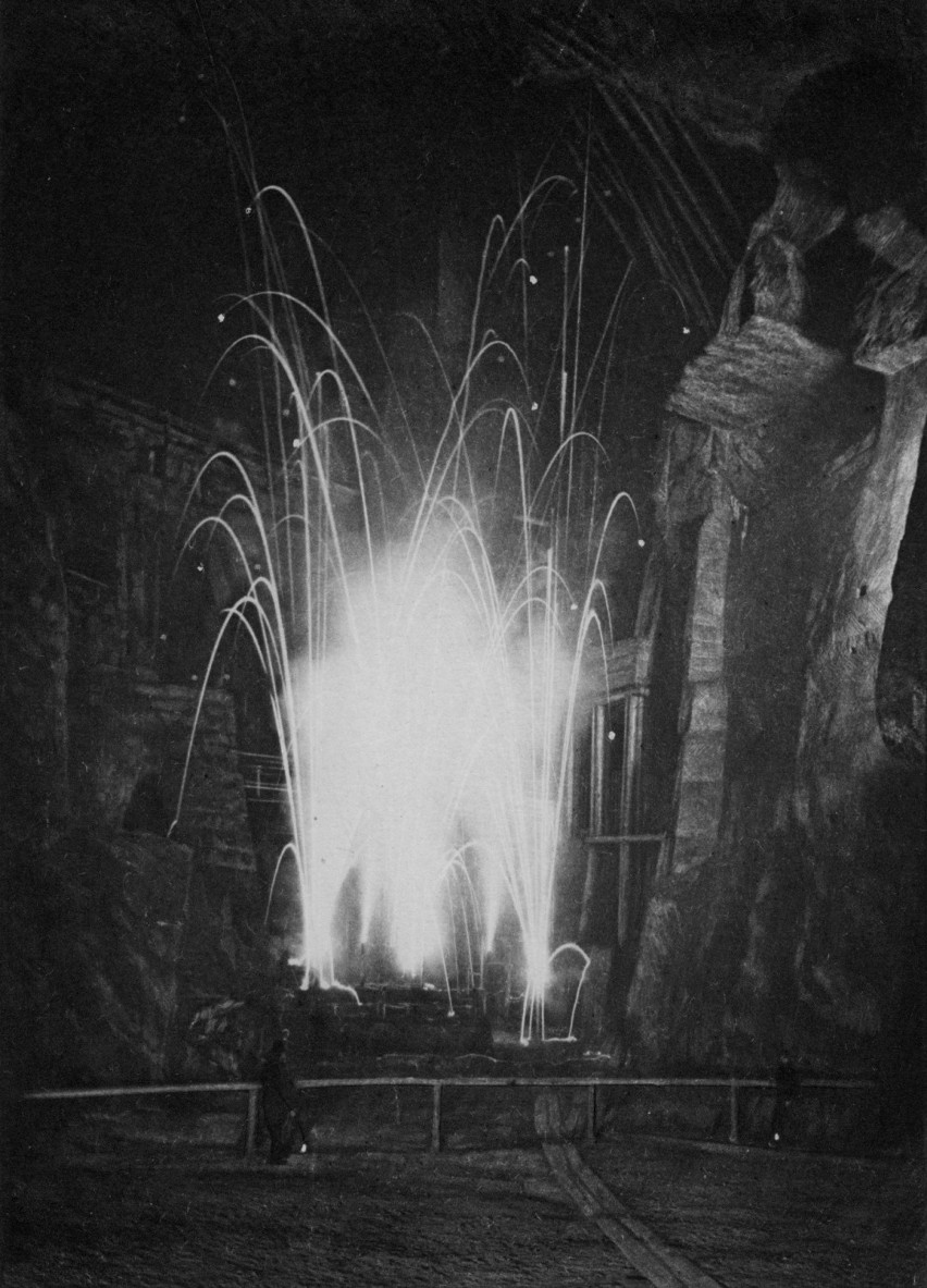 Pokaz sztucznych ogni w grocie Steinhauser