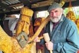 Ta pasja to dar od Boga - tak o rzeźbiarstwie mówi Jan Stachyrak, emerytowany leśnik