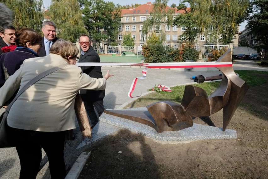 09.10.2018 poznan pm pomnik lezacej park nowakowskiego. glos...