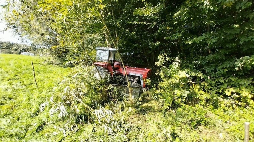 Wypadek z udziałem ciągnika rolniczego w Brzeznej