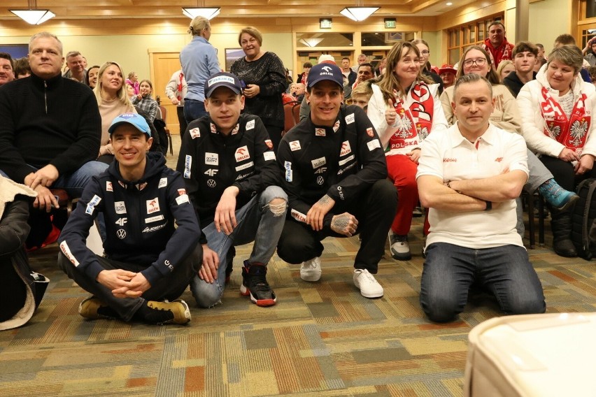 Skoki narciarskie. Reprezentanci Polski podczas Pucharu Świata w Lake Placid spotkali się z kibicami. Zobaczcie zdjęcia
