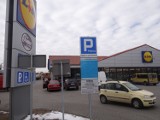 Płatne parkowanie przy markecie Lidl w Wieluniu 