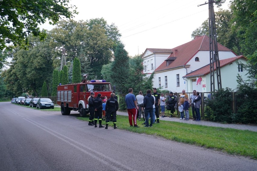 Mieszkańcy oraz Ochotnicza Straż Pożarna w Starym Gronowie urządzili fetę z okazji zakupu nowego wozu strażackiego