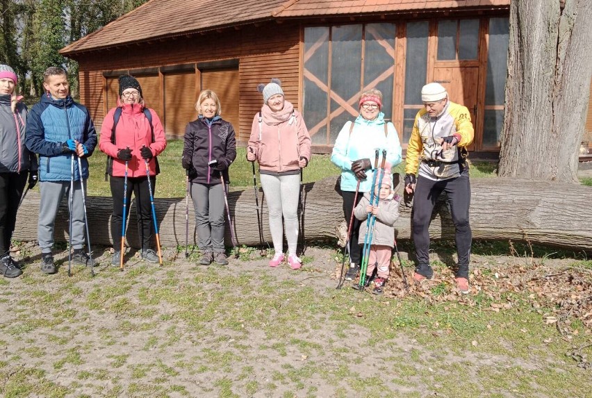 Ruszyły wiosenne spacery nordic walking po Wzgórzach Dalkowskich. Kiedy kolejny?