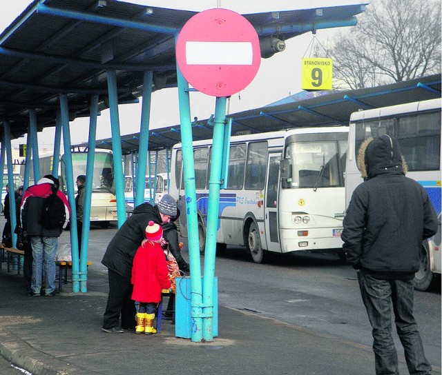 Na dworzec PKS-u zajeżdżają autobusy z całej Polski