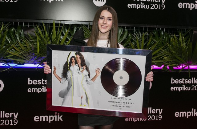 Roksana Węgiel z Jasła zwyciężczynią Bestsellerów Empiku 2019 w kategorii  Muzyka Pop/Rock. Pokonała Zawiałow i Billie Elish | Jasło Nasze Miasto