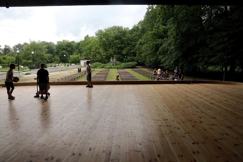 Legnica: Muszla koncertowa po remoncie wpisała się w Zabytkowy Park, zdjęcia