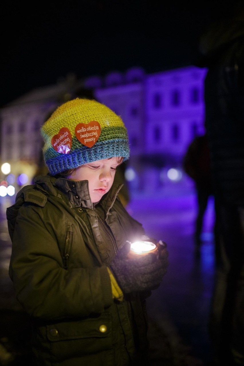 Tarnów. "Milczący protest" po śmierci Pawła Adamowicza [ZDJĘCIA]