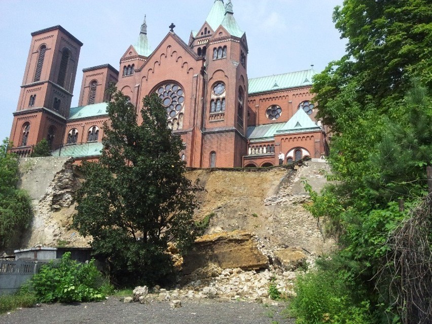 Osuwisko w Czeladzi przy kościele św. Stanisława BM