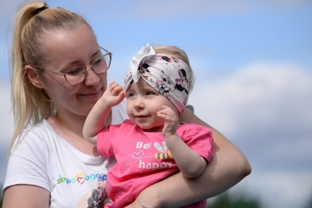 Apel, który wystosowali radni powiatu sępoleńskiego, jest wyrazem solidarności z Zosią Szcześniewską 18-miesięczną mieszkanką Wałdowa w gminie Sępólno Krajeńskie, chorującą na SMA