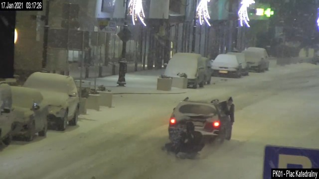 Kulig w środku nocy w centrum Nysy. Zabawa zakończył się interwencją policji.