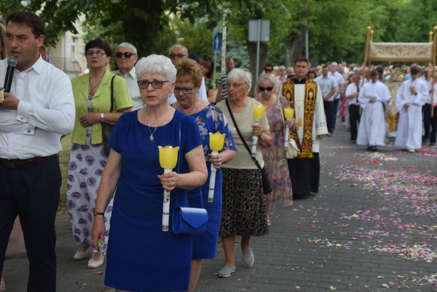 Boże Ciało w Gnieźnie. Procesja w parafii pw. bł. Michała Kozala