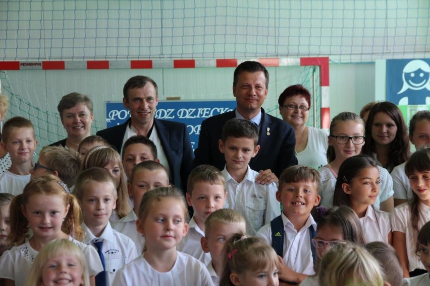 Rzecznik praw dziecka odwiedził szkołę w Starym Waliszewie (Zdjęcia)
