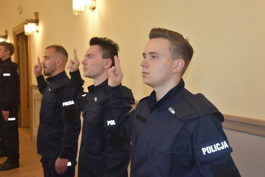 Ślubowanie policjantów w Opolu.