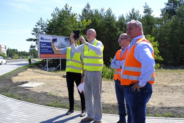 Objazd budowy nowej linii tramwajowej na Jar