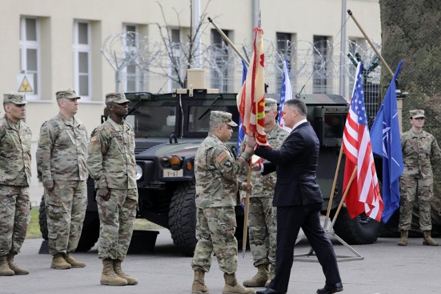 Minister Mariusz Błaszczak uczestniczył w otwarciu pierwszego amerykańskiego garnizonu w Polsce.